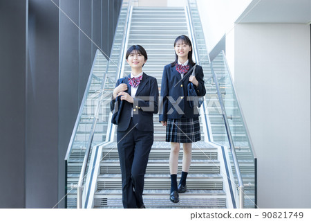 High school girls carrying school bags, shooting cooperation "LINK FOREST" 90821749