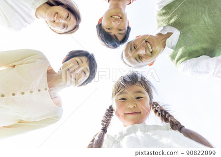 Three generations family 90822099