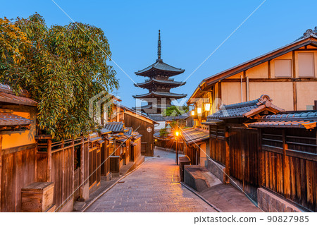 從京都府京都市三年坂看到的八坂塔 90827985