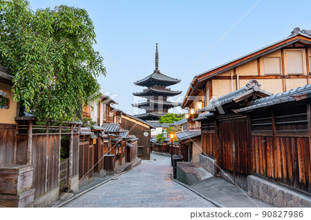從京都府京都市三年坂看到的八坂塔 90827986