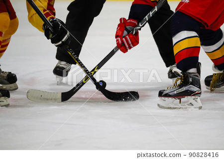 冰球比賽包和棍子 90828416