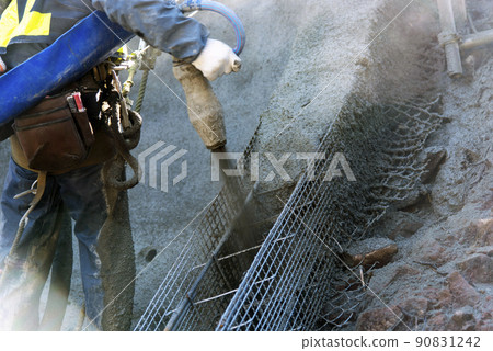 護坡工作：噴塗法工 90831242