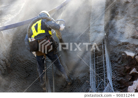 護坡工作：噴塗法工 90831244