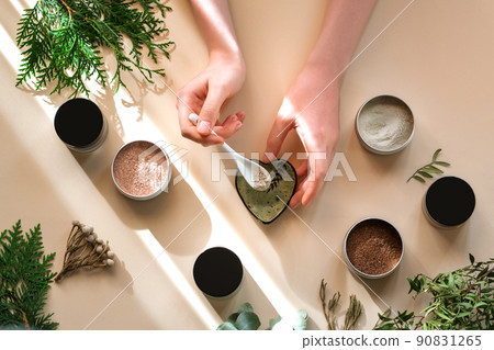 Process of making natural cosmetics from green clay. 90831265