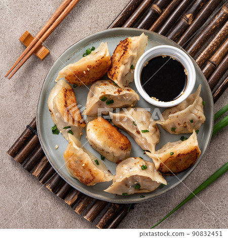 Pan-fried Dumpling gyoza ギョウザ 90832451