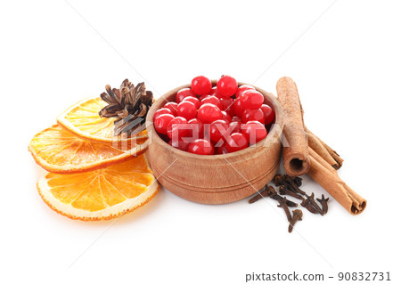 Ingredients for cooking mulled wine isolated on white background 90832731