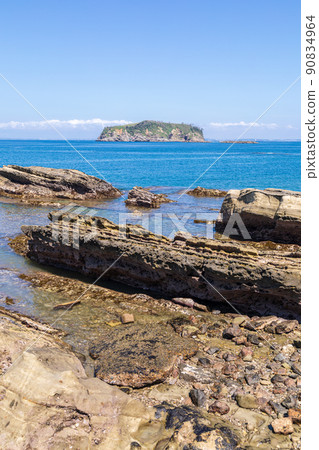 Floating island (Kyonan town) seen from "Chiba prefecture" Nishigasaki Floating island (Kyonan town) seen from "Chiba prefecture" Nishigasaki 90834964