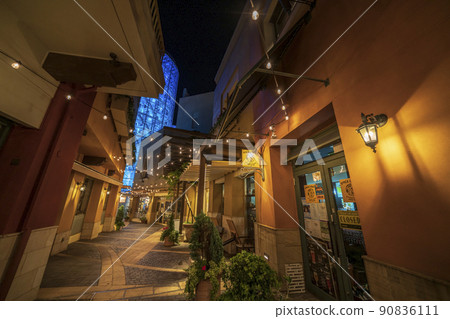 Cityscape of the commercial complex "La Cittadella" in Kawasaki [Kawasaki City, Kanagawa Prefecture] 90836111