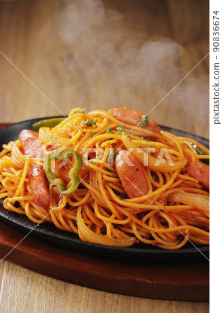 Napolitan spaghetti served on an iron plate Napolitan spaghetti served on an iron plate 90836674