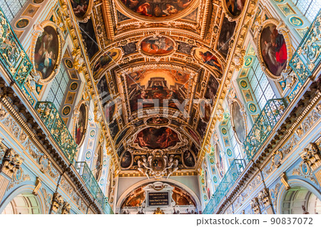 Chapel of the Trinity, in the castle of Fontainebleau, France Chapel of the Trinity, in the castle of Fontainebleau, France 90837072
