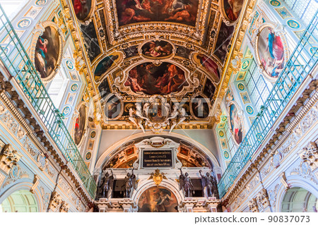 Chapel of the Trinity, in the castle of Fontainebleau, France Chapel of the Trinity, in the castle of Fontainebleau, France 90837073