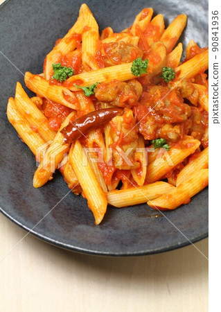 Penne arabiata, chicken arabiata 90841936