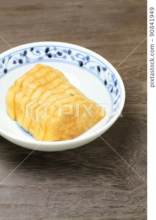 清酒酒糟味噌醃製的香脆自製蘿蔔 90841949