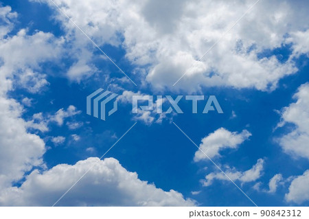 雲和藍天創造的空間 90842312