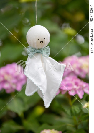 Teru teru boy and hydrangea 90848864