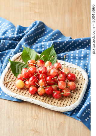 Cherry in a colander (Sato Nishiki from Yamagata Prefecture) Cherry in a colander (Sato Nishiki from Yamagata Prefecture) 90849660