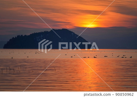Sunset view of Lake Biwa seen over Chikubu Island @ Shiga Sunset view of Lake Biwa seen over Chikubu Island @ Shiga 90850962