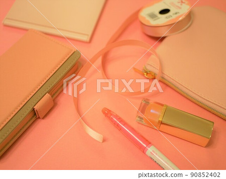 Pink accessories 90852402