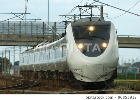 北陸本線加賀笠間三河JR西681系列T07+T16編隊(金澤)雷鳥 北陸本線加賀笠間三河JR西681系列T07+T16編隊(金澤)雷鳥 90853912