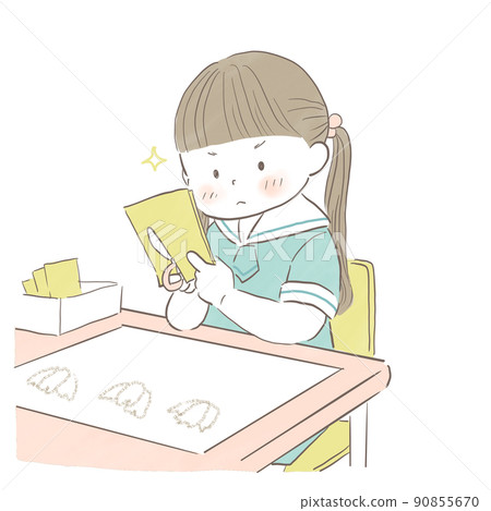 認真用剪刀工作的幼兒園女孩 90855670