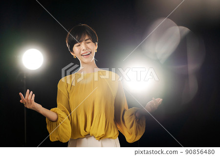 音樂舞台黑色背景 90856480