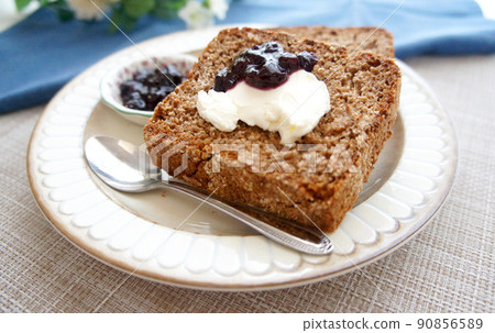 Black bread with cream cheese and blueberry jam [German bread] _03 90856589