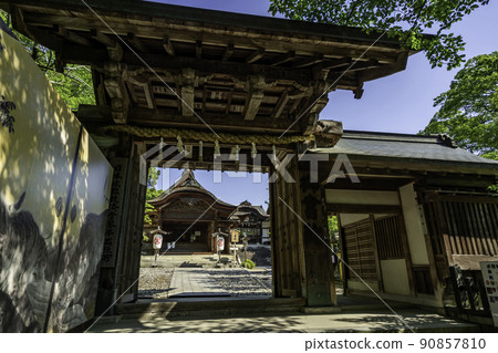 Konpira-san's office gate, Kotohira Town, Kagawa Prefecture 90857810