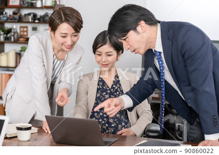 Business scene team pregnant women Business scene team pregnant women 90860022