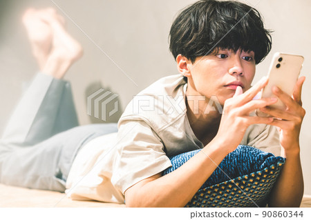 Young men lifestyle smartphone shooting cooperation: WEEK Shibadaimon (Sun Frontier Fudousan) Young men lifestyle smartphone shooting cooperation: WEEK Shibadaimon (Sun Frontier Fudousan) 90860344