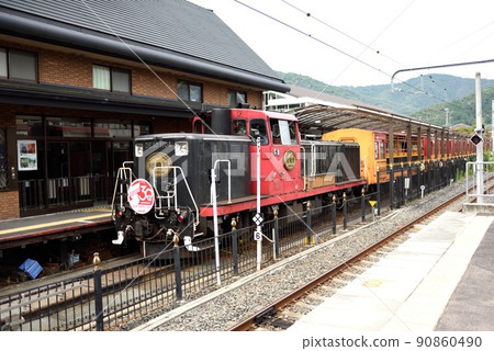 Sagano Sightseeing Train in Kyoto Autumn Saga Station 90860490