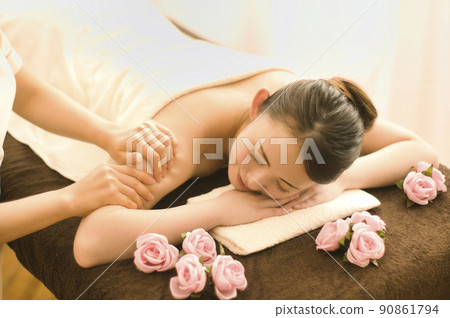 Esthetic young woman beauty 90861794