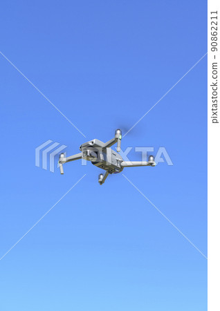 Drone in flight (empty back) 90862211