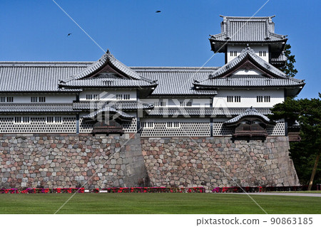 Kanazawa Castle Park where azaleas are in full bloom Kanazawa Castle Park where azaleas are in full bloom 90863185