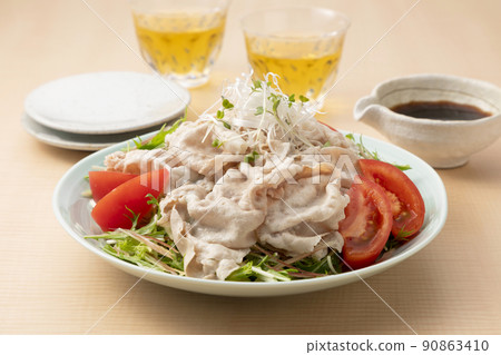 Pork shabu-shabu salad 90863410