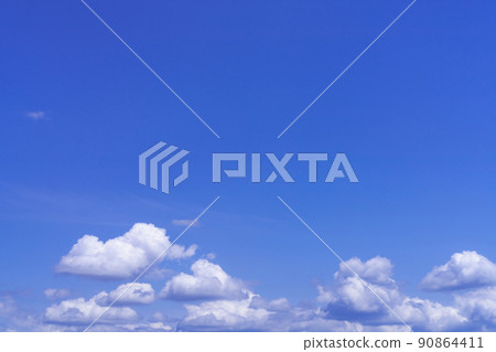 Blue sky / white clouds Blue sky / white clouds 90864411