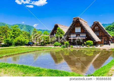 日本世界遺產白川鄉的原始風景 90866680