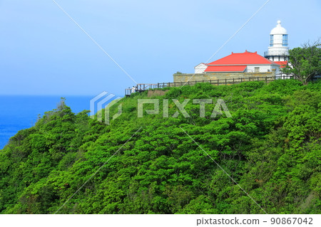 [Shimane Prefecture] Mihonoseki Lighthouse in fine weather 90867042