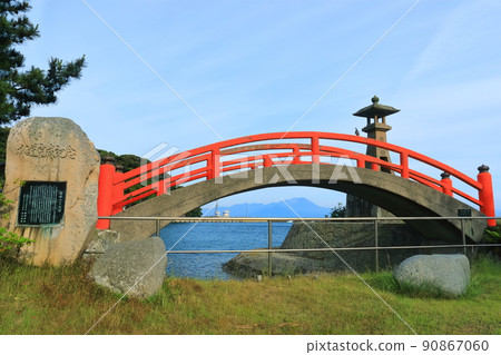 [Shimane Prefecture] Benten Wharf in fine weather (Tsukushisha, Wadatsumisha) 90867060