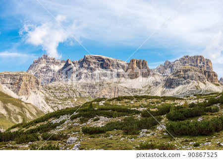 Sexten Dolomites Peaks or Sesto Dolomites in Tre Cime di Lavaredo Natural Park Sexten Dolomites Peaks or Sesto Dolomites in Tre Cime di Lavaredo Natural Park 90867525