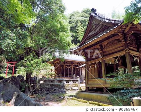 Precincts of the Seven Kingdoms Shrine (Uekimachi, Kumamoto City) 90869467