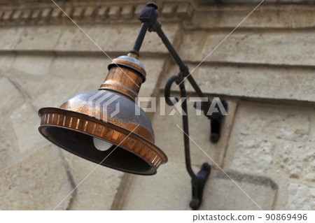 Close up of stylish urban lighting 90869496