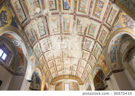 Ceiling paintings of the chapel of the Hospital de Santiago, Ubeda, Spain Ceiling paintings of the chapel of the Hospital de Santiago, Ubeda, Spain 90870438