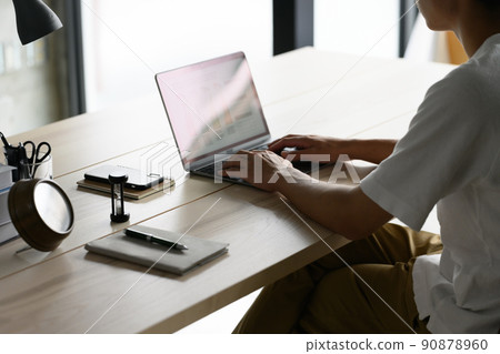 男人 男 男性 90878960