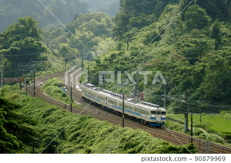 北陸本線栗良石戶 JR 西 413 系列 B 編隊(金澤) 北陸本線栗良石戶 JR 西 413 系列 B 編隊(金澤) 90879969
