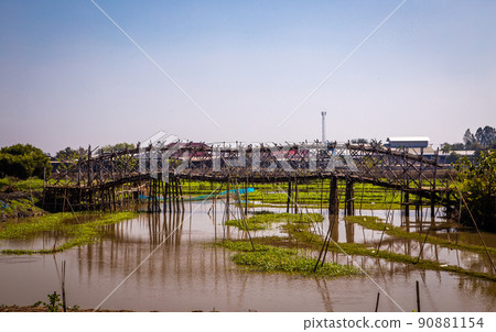 Aerial view of Sapan Khong Floating Market in Suphan Buri, Thailand Aerial view of Sapan Khong Floating Market in Suphan Buri, Thailand 90881154