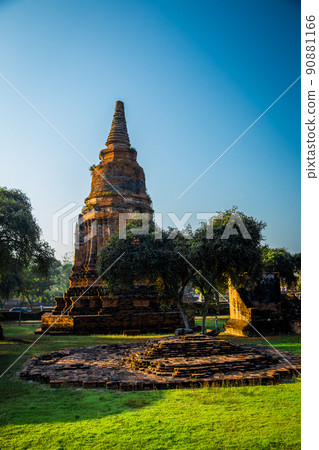 Wat Ratchaburana ruin temple in Ayutthaya Historical Park, Thailand 90881166