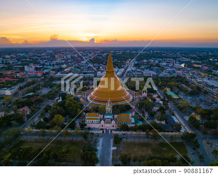 Aerial view of Phra Pathom Chedi biggest stupa in Nakhon Pathom, Thailand Aerial view of Phra Pathom Chedi biggest stupa in Nakhon Pathom, Thailand 90881167