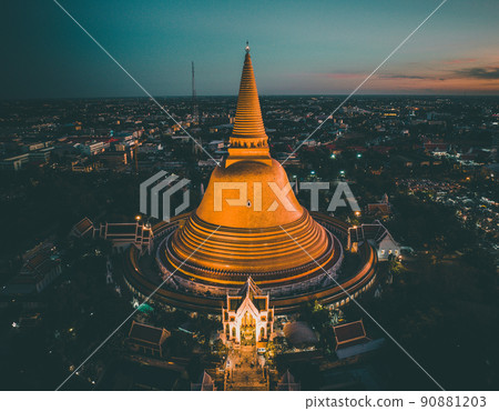 Aerial view of Phra Pathom Chedi biggest stupa in Nakhon Pathom, Thailand Aerial view of Phra Pathom Chedi biggest stupa in Nakhon Pathom, Thailand 90881203