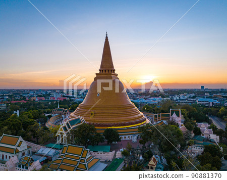 Aerial view of Phra Pathom Chedi biggest stupa in Nakhon Pathom, Thailand Aerial view of Phra Pathom Chedi biggest stupa in Nakhon Pathom, Thailand 90881370