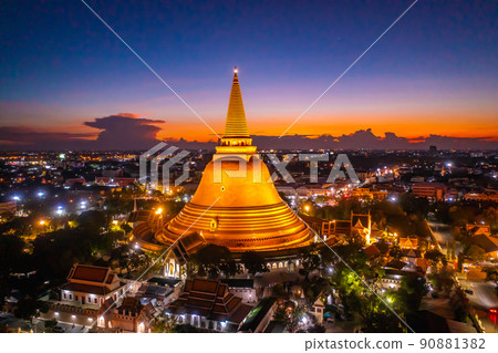 Aerial view of Phra Pathom Chedi biggest stupa in Nakhon Pathom, Thailand Aerial view of Phra Pathom Chedi biggest stupa in Nakhon Pathom, Thailand 90881382